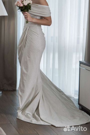 Свадебное платье со шлейфом Gabbiano