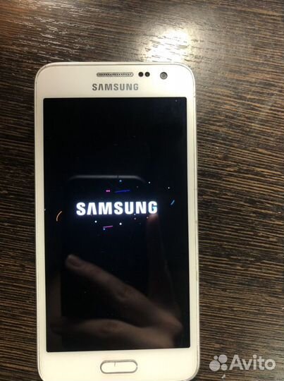 Телефон Samsung a3