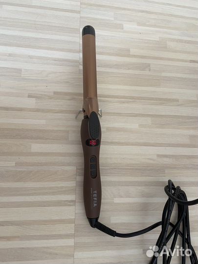 Профессиональная плойка для завивки волос