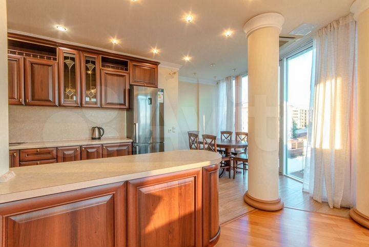 3-к. квартира, 126 м², 6/8 эт.