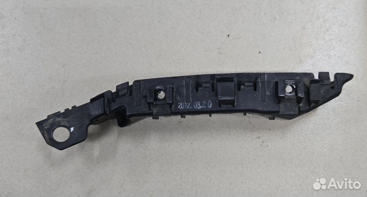 Кронштейн переднего бампера левый Hyundai i30 2