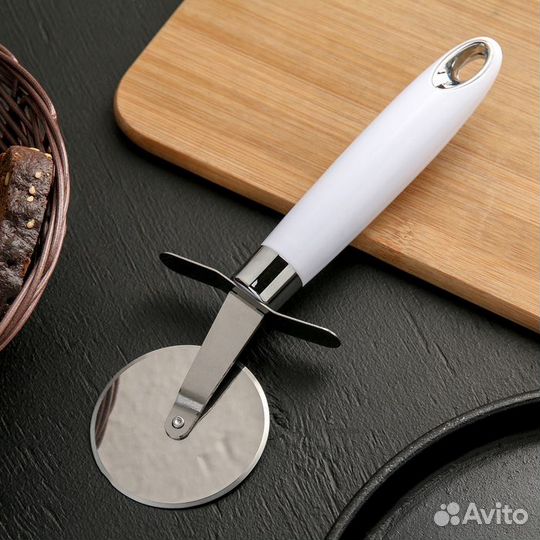 Нож для пиццы и теста Доляна «Скина», 20,5 см, цве