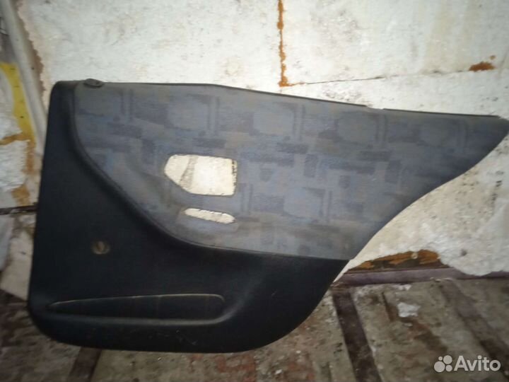 Дверная карта задняя правая Peugeot 306 Пежо 306