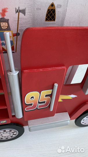 Полка настенная детская для машинок hotwheels