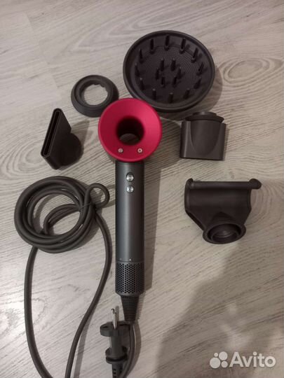Dyson фен с насадками