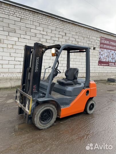 Вилочный погрузчик Toyota 62-8FD20, 2007