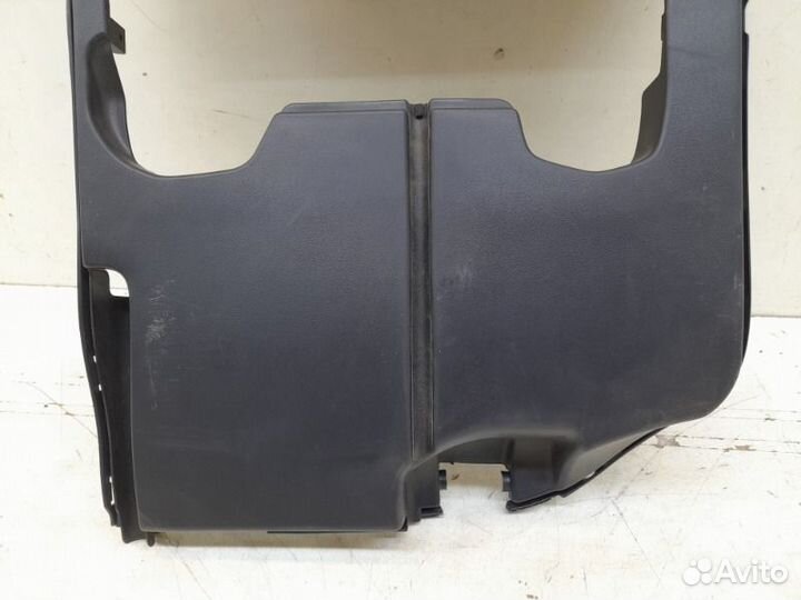 Накладка задняя левая Toyota Land Cruiser 200