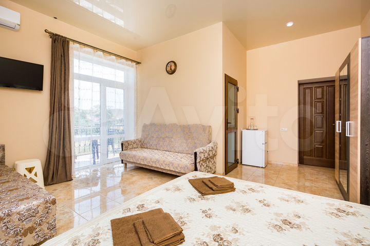 Дом 400 м² на участке 5 сот.