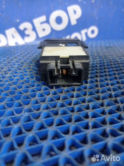 Кнопка обогрева заднего стекла Toyota Corolla Ce