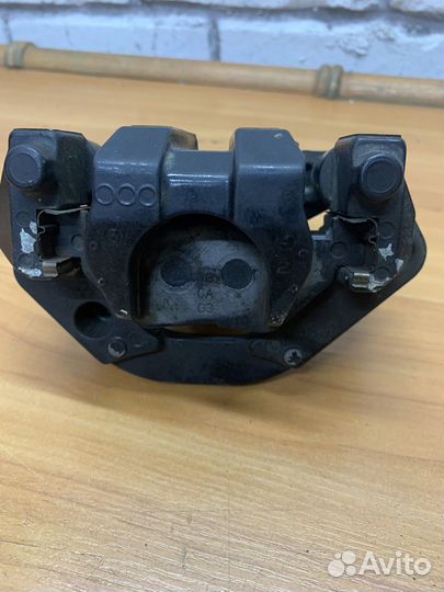 Задний тормозной суппорт Yamaha XP500 T-MAX