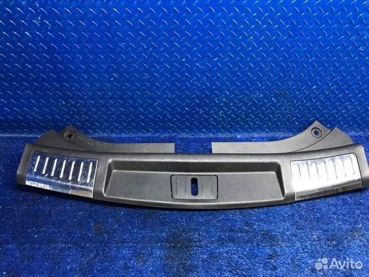 Накладка замка багажника Cadillac Srx 2