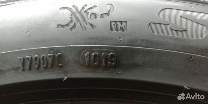 Pirelli Ice Zero 2 225/50 R18