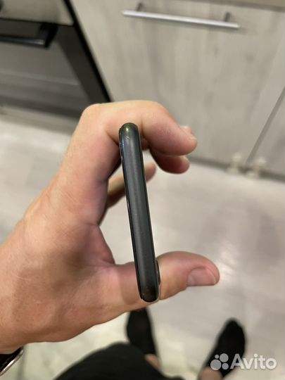 Телефон iPhone 8 64 gb