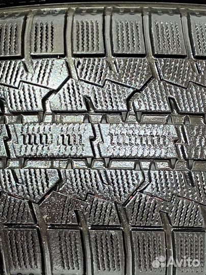 Toyo Observe Garit GIZ 225/50 R17 94Q