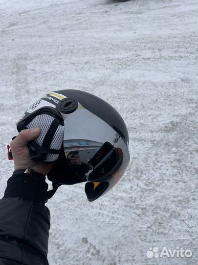 Горнолыжный шлем с визором