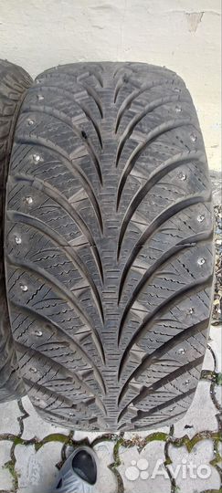 Sava Eskimo Stud 185/65 R14
