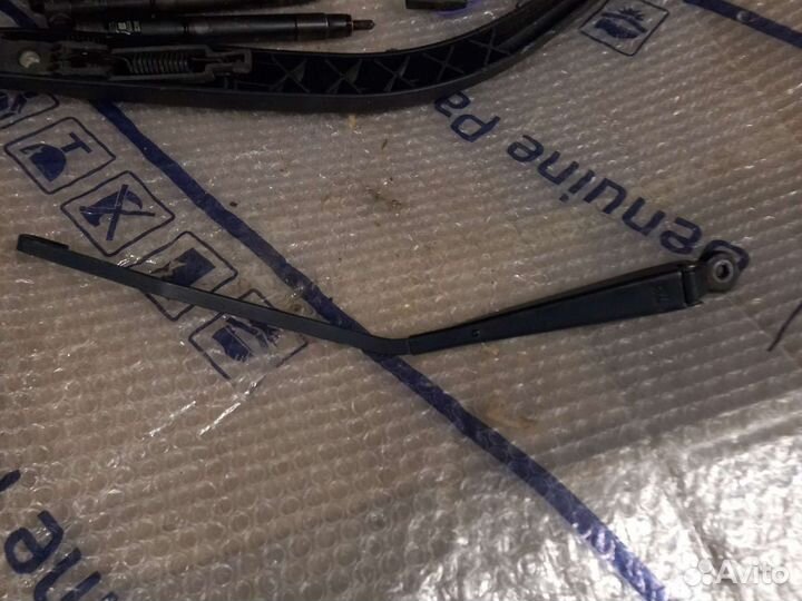 Заз шанс хечбек- поводок заднего дворника