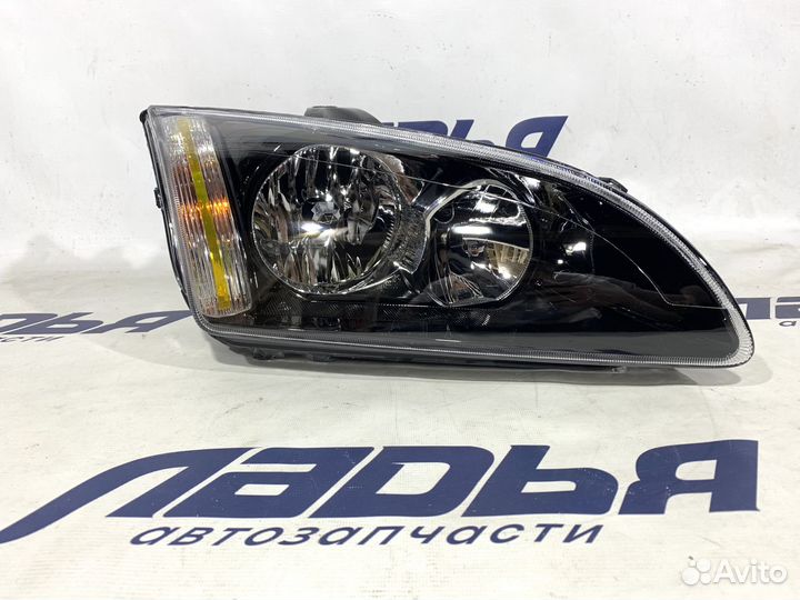 Фара Ford Focus 2(05-08) правая черная