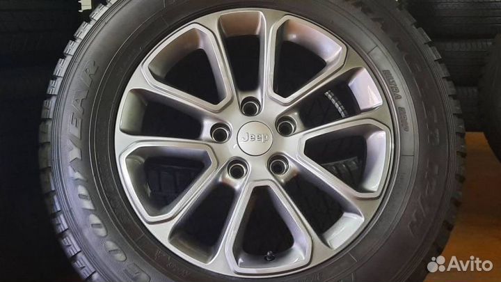 Jeep Grand Cherokee Goodyear Wrangler 265/60 R18