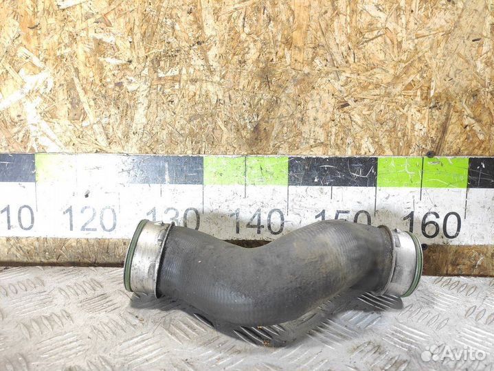 Патрубок интеркулера Volkswagen Transporter T5