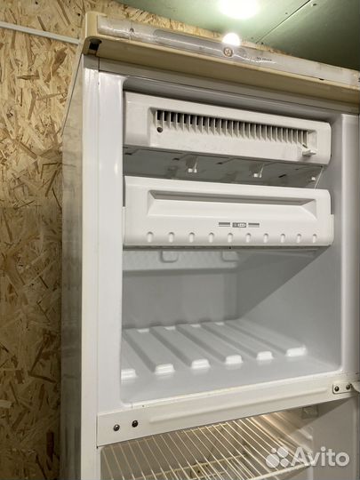 Холодильник Stinol NoFrost