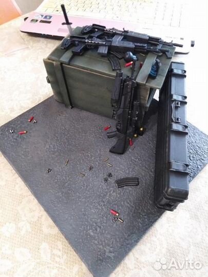 Кастомная подставка для hot toys