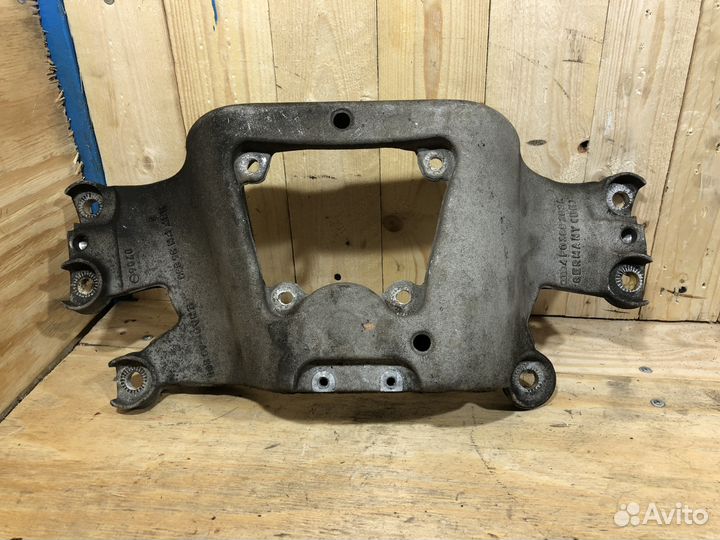 Траверса кпп Audi A6 C6