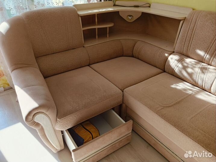 Угловой диван
