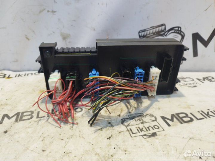 Блок предохранителей задний Mercedes Gl X164