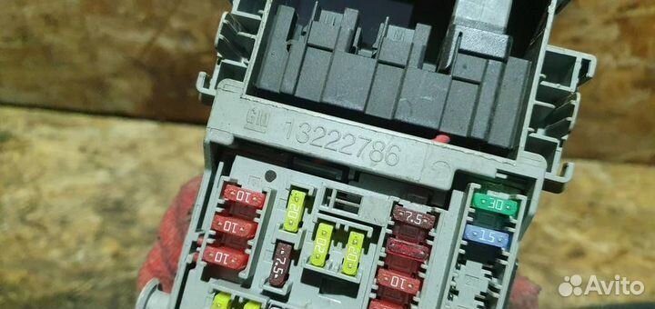 Блок предохранителей салонный Opel Insignia 2008