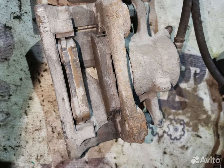 Супорт передний Nissan Note E11