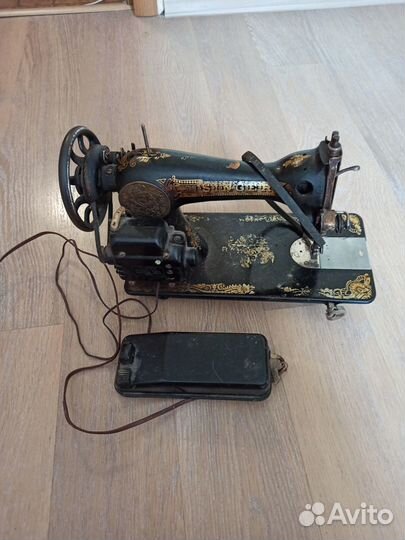 Швейная машина Singer