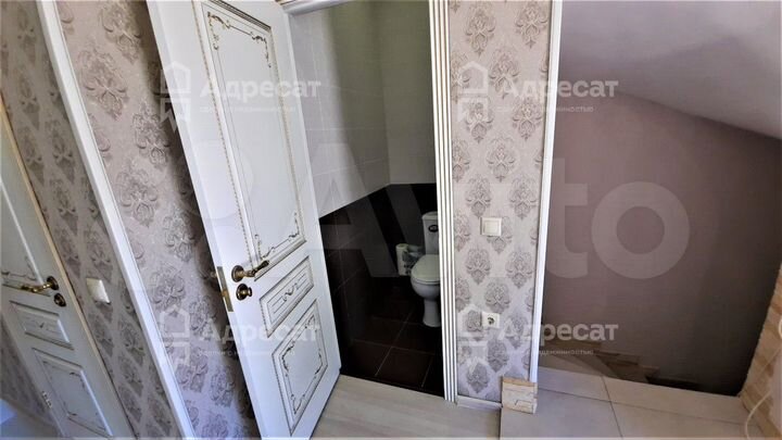 Дом 260,4 м² на участке 7,5 сот.