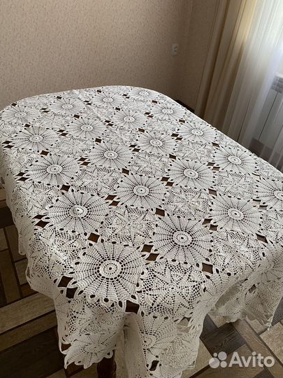 Скатерть вязаная ручной работы