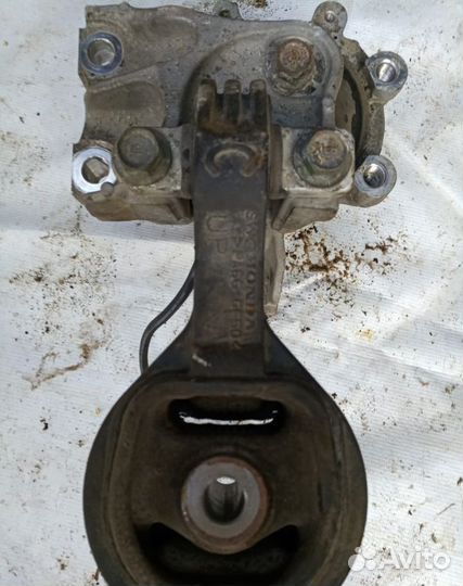 Подушка двигателя Хонда ср В 3 Honda CR V