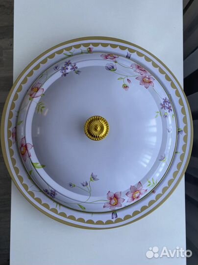 Блюдо с крышкой