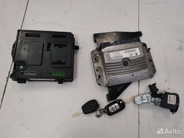 Блок управления двигателем Renault Fluence седан