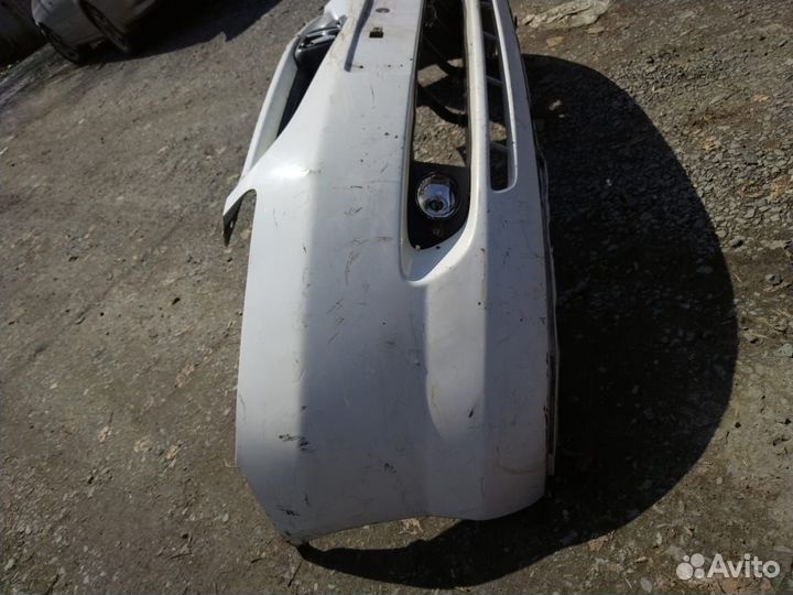 Бампер передний Honda Fit