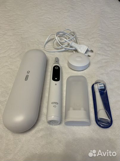 Элетрическая зубная щетка Oral b iO series 7