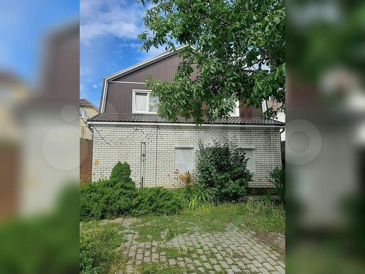 Коттедж 207 м² на участке 6 сот.