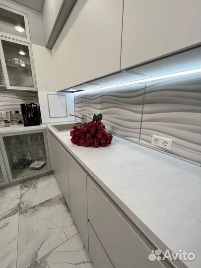 Прямой Кухонный гарнитур на заказ в Новосибирске