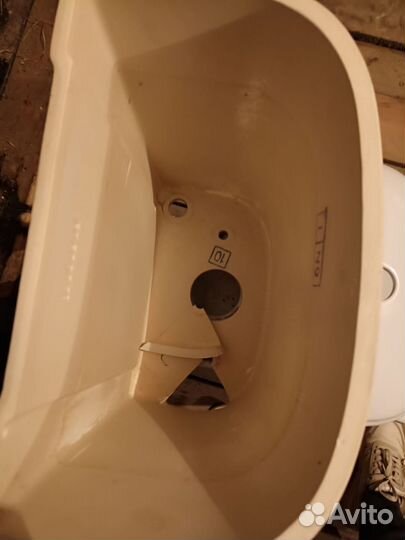 Унитаз новый с дефектом
