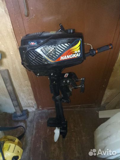 Лодка с мотором