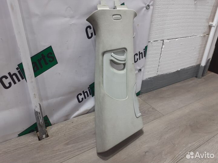 Центральная правая накладка для Skoda Superb II