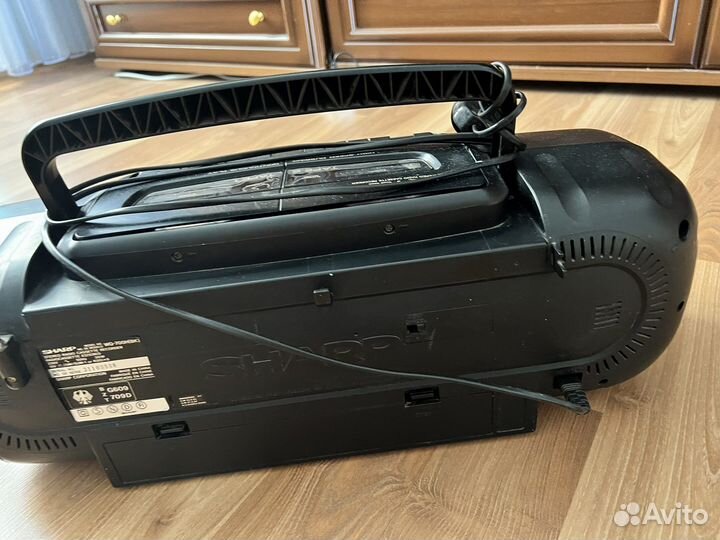 Кассетный магнитофон sharp