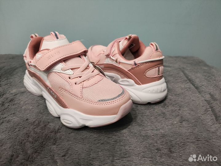 Кроссовки детские 31 размер на девочку