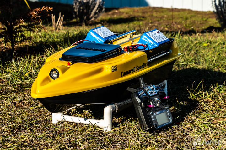 Прикормочный кораблик с GPS навигацией и двумя акб