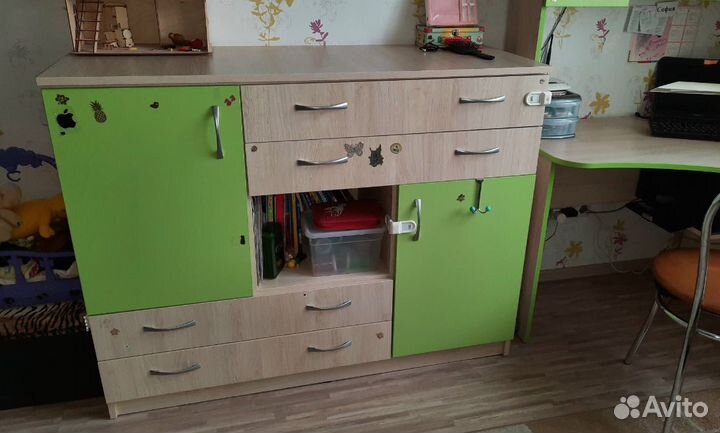 Кровать чердак+ комод+ угловой стол