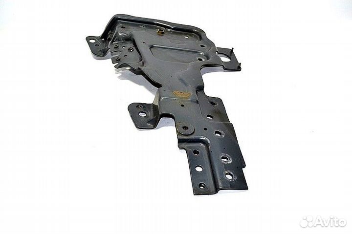 Кронштейн крепления фары, правой volvo FH (01.05)