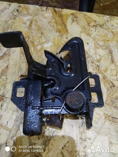 Замок капота Escalade, Tahoe 840 кузов